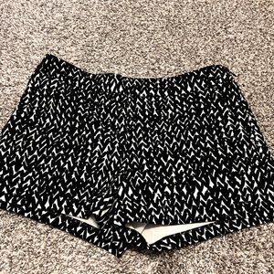 Express black and white shorts size 4